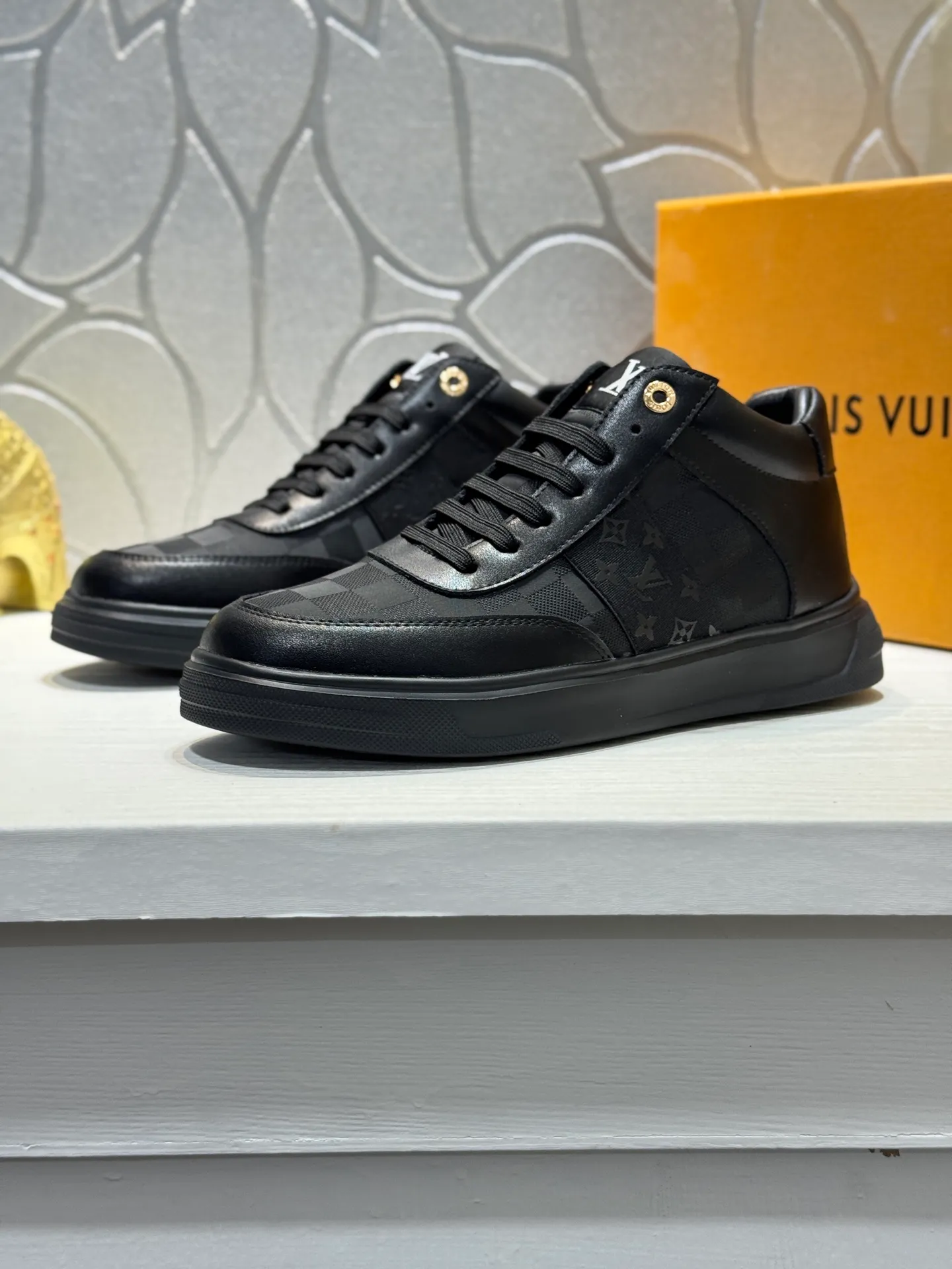 Men's Men's Shoes 💰420 [New Style] 🌂🌂Louis Vuitton😘L Luxurious new men's high-top sports boots, the upper is made of cowhide stitched with Lv plaid, and the style is fashionable. The sheepskin lining is high-end and comfortable, and the original rubber outsole is light and wear-resistant! Purely handmade, details determine quality! Size: 38-44<45 customized